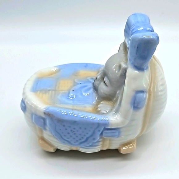 unbranded Other - Ceramic kitty cat in basket with blanket figurine